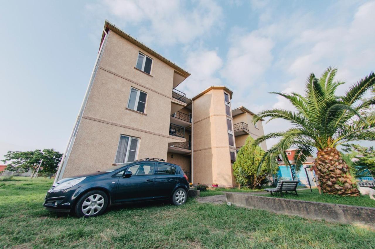 Nika Inn Kobuleti Exterior photo